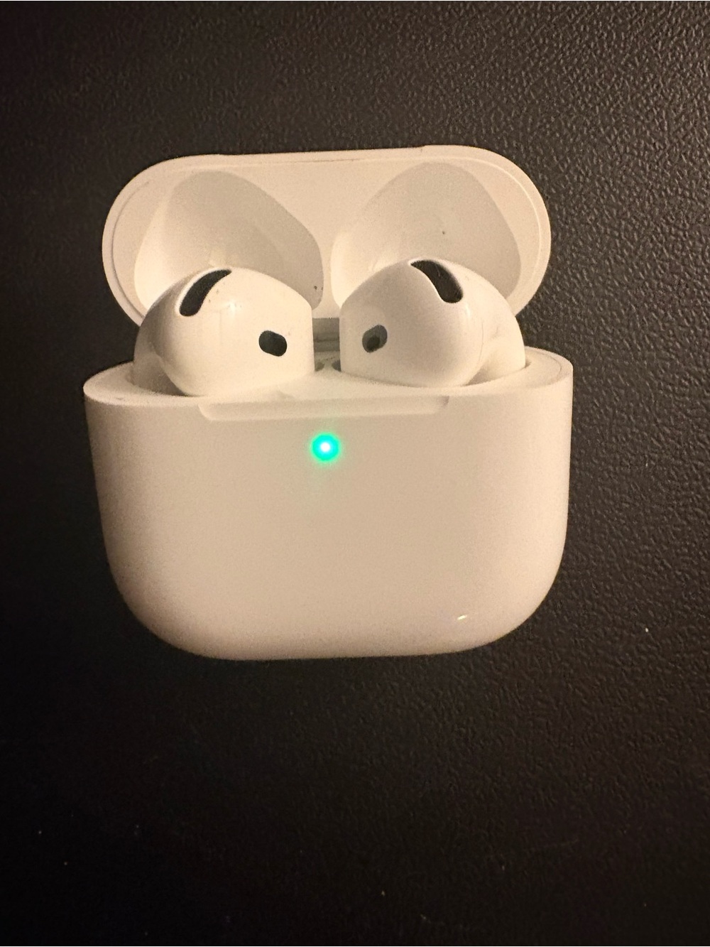 Apple AirPods gen4 A3053  8/10 condition